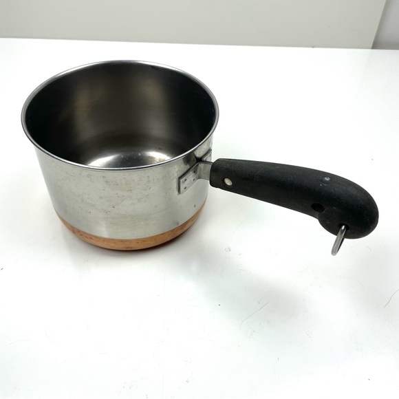 Revere Ware 1 1/2 Quarts Copper Bottom Sauce Pan - Picture 1 of 8